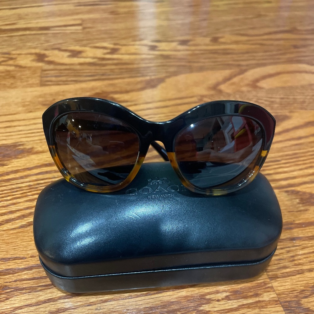 Coach Sunglasses style 5404T3 Black Tortoise Gradient/Black,